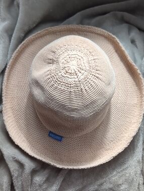 Wallaroo Hat Company Petite Victoia Beige Straw Sun Hat